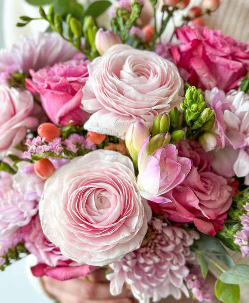 On Pointe (19+ stems)