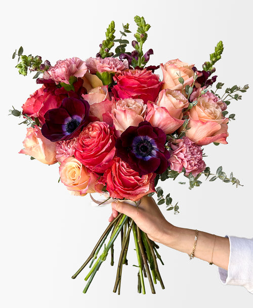 Miss Scarlet (22+ stems)