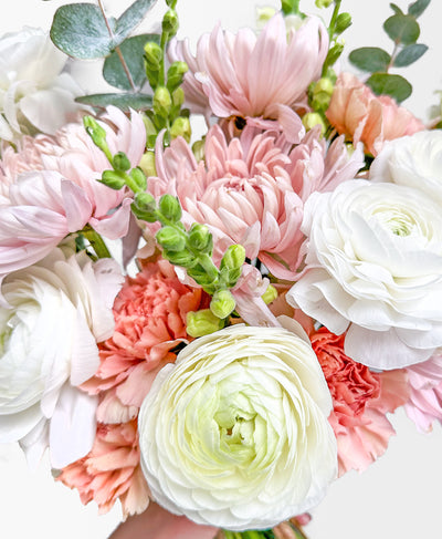 Champagne On Ice (22+ stems)