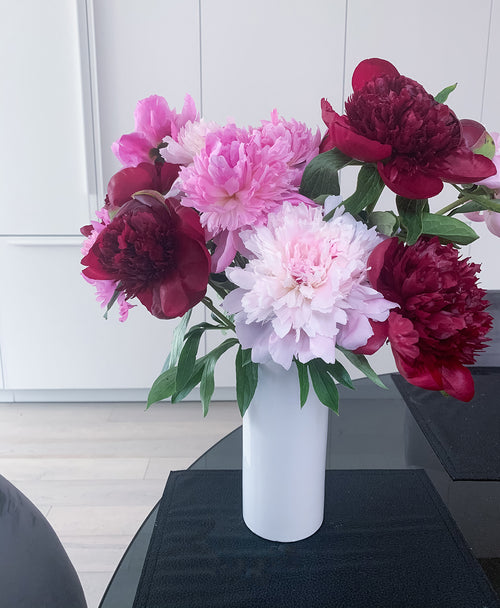 Peo-need 'em! (12 Stems)