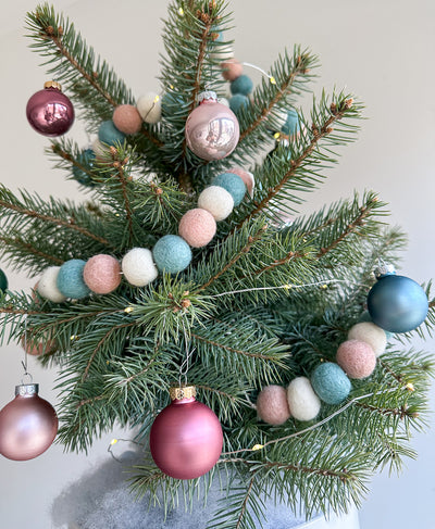 Rockin' Around Holiday Tree (White pot)