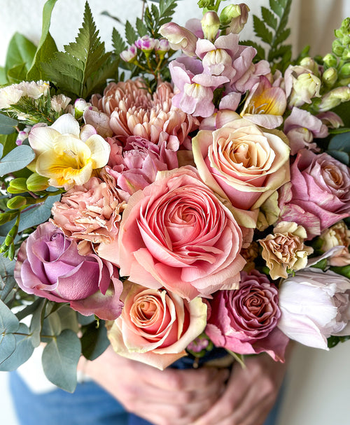 Hospital, condo, and corporate flower delivery in Etobicoke