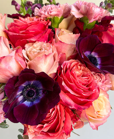 Miss Scarlet (22+ stems)