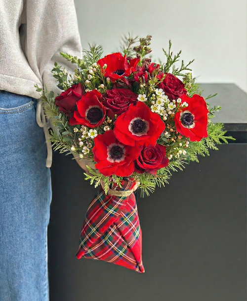 Red-y Or Not (14+ stems)