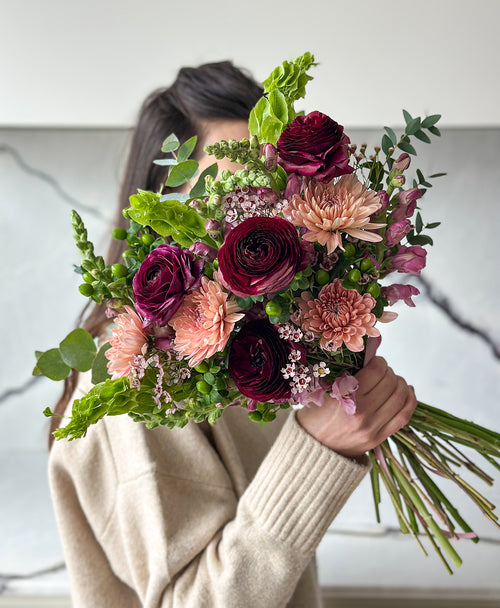 Grass is Greener (21+ stems)