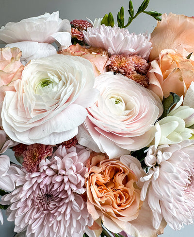 Peach and Quiet (22+ stems)