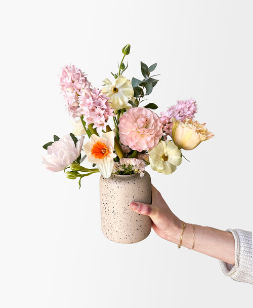 Spring Fling (360 centrepiece, tan vase)